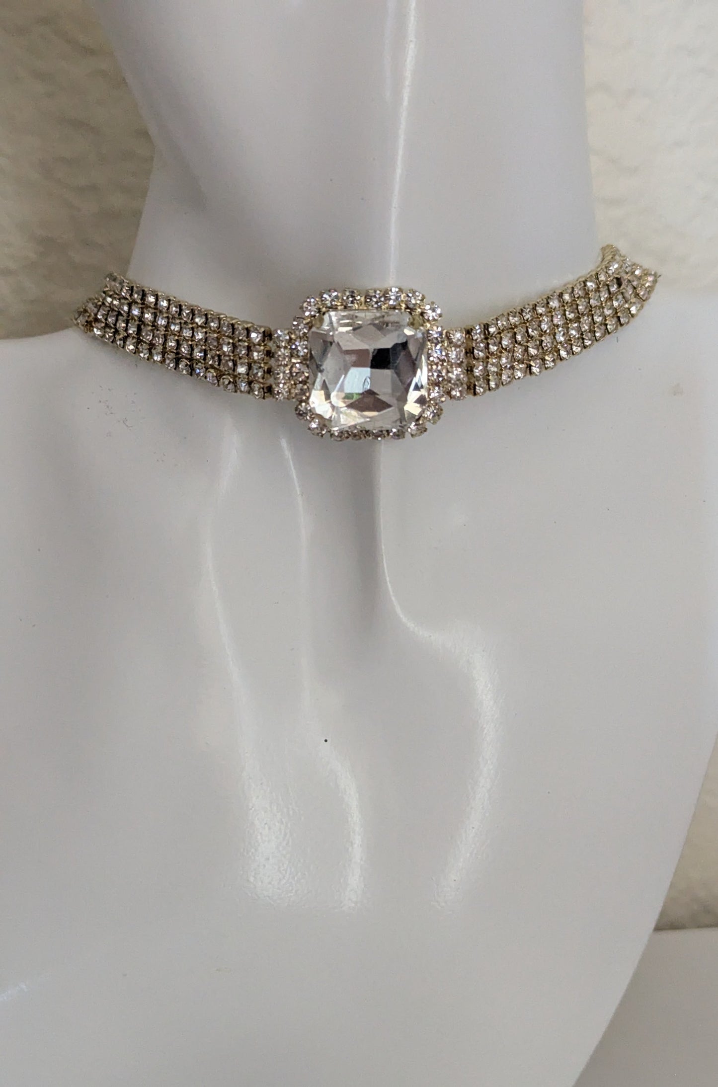 DazzleLuxe Rhinestone Choker