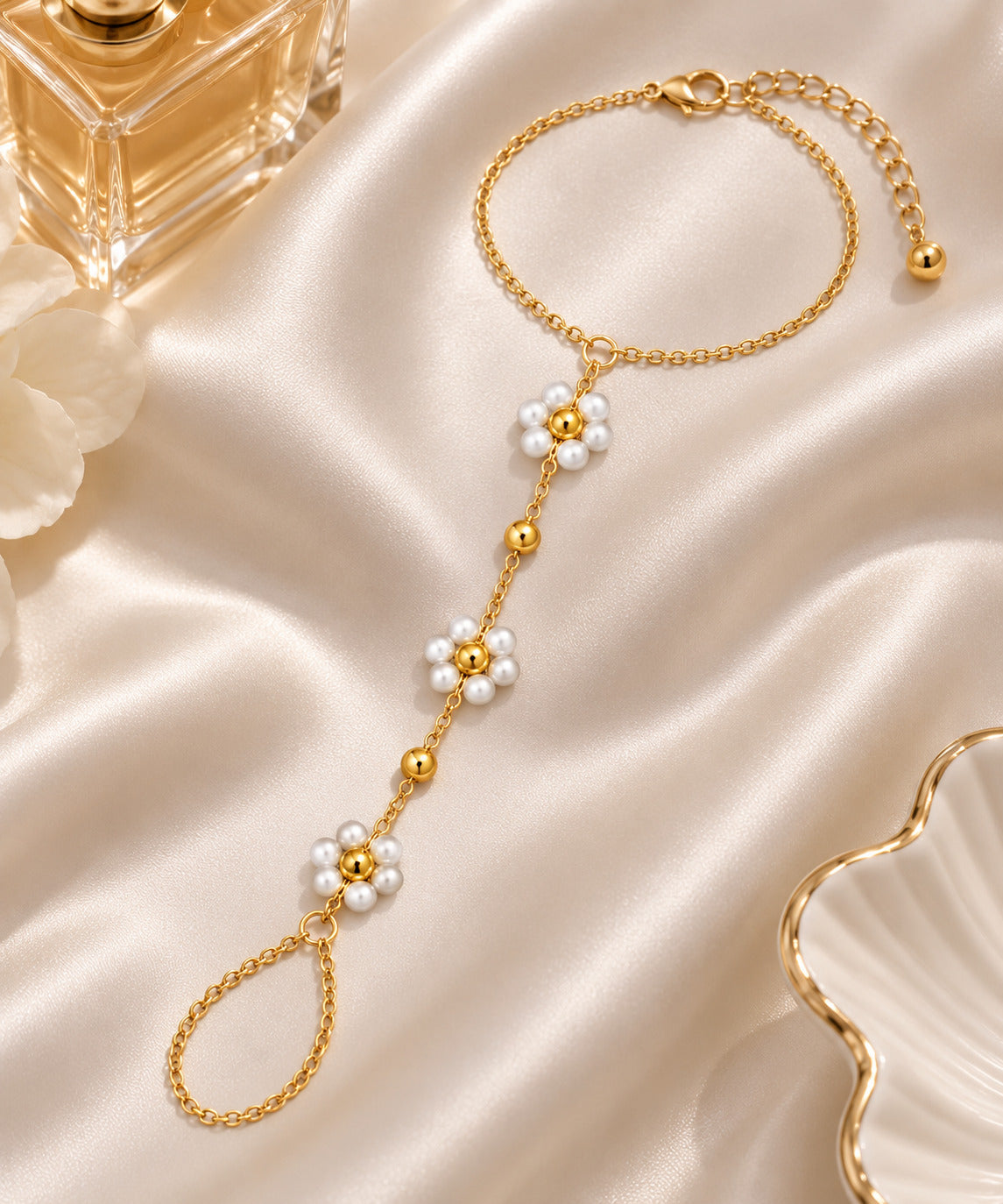 Golden Bloom Hand Bracelet for Women, Gold Tone Floral Finger Hand Chain Bracelet with White Flower Beads, Elegant Jewelry for Everyday Wear & Special Occasions