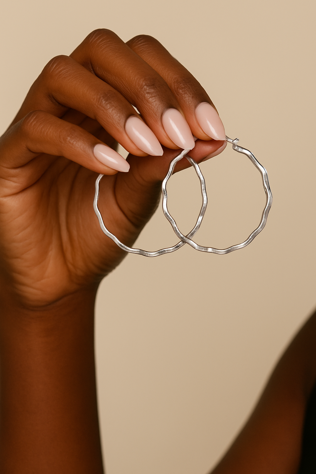 Silver wavy hoop earrings
Textured silver hoop earrings
Lightweight silver fashion earrings
Wavy design earrings for women
Shiny silver hoop earrings
Minimalist silver hoops
Women’s silver statement earrings
Trendy silver hoop jewelry
Silver ripple earrings
Sterling style hoops for women