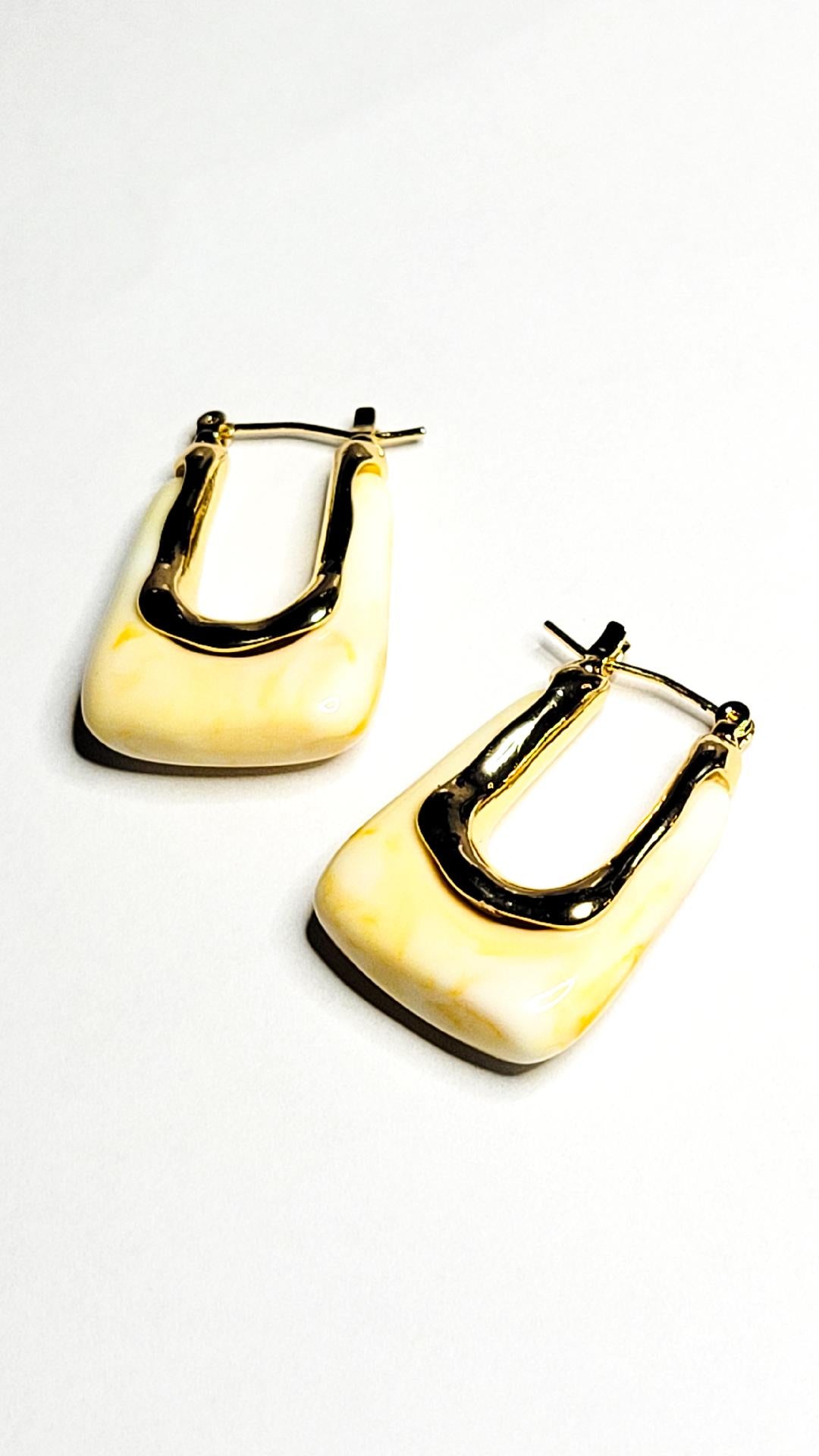 Retro Chic Marble Earrings