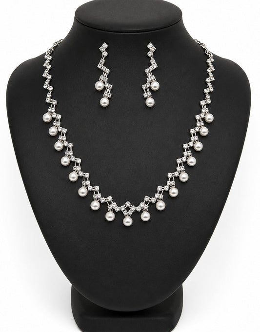 Pearls & Prestige Necklace Set